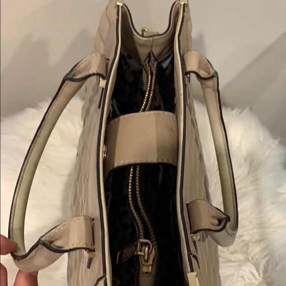 GUC Rebecca Minkoff Quilted Amorous Satchel Khaki - Picture 5 of 8